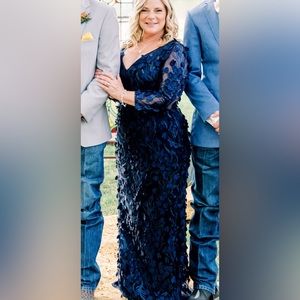 Mother of the bride, gorgeous, navy dress